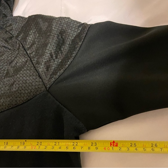 Boys Nike Air Jacket Boys Large Black Lightweight Full-Zip Embroidered Logo - Picture 10 of 10